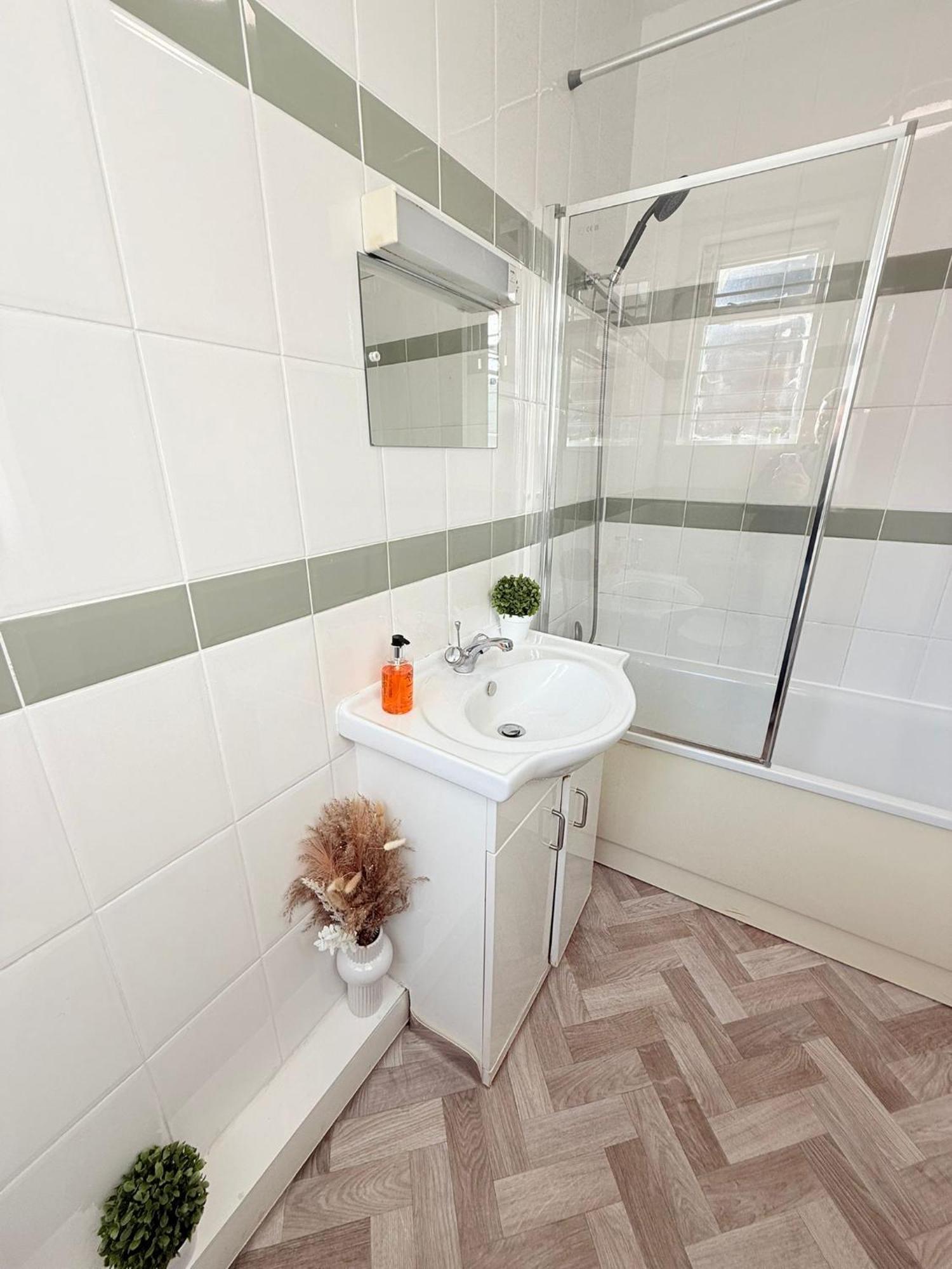 Cricklewood Broadway Guest Home London Exterior foto