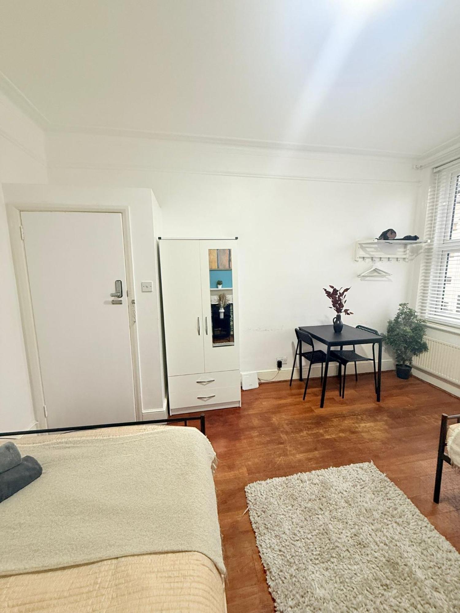 Cricklewood Broadway Guest Home London Exterior foto